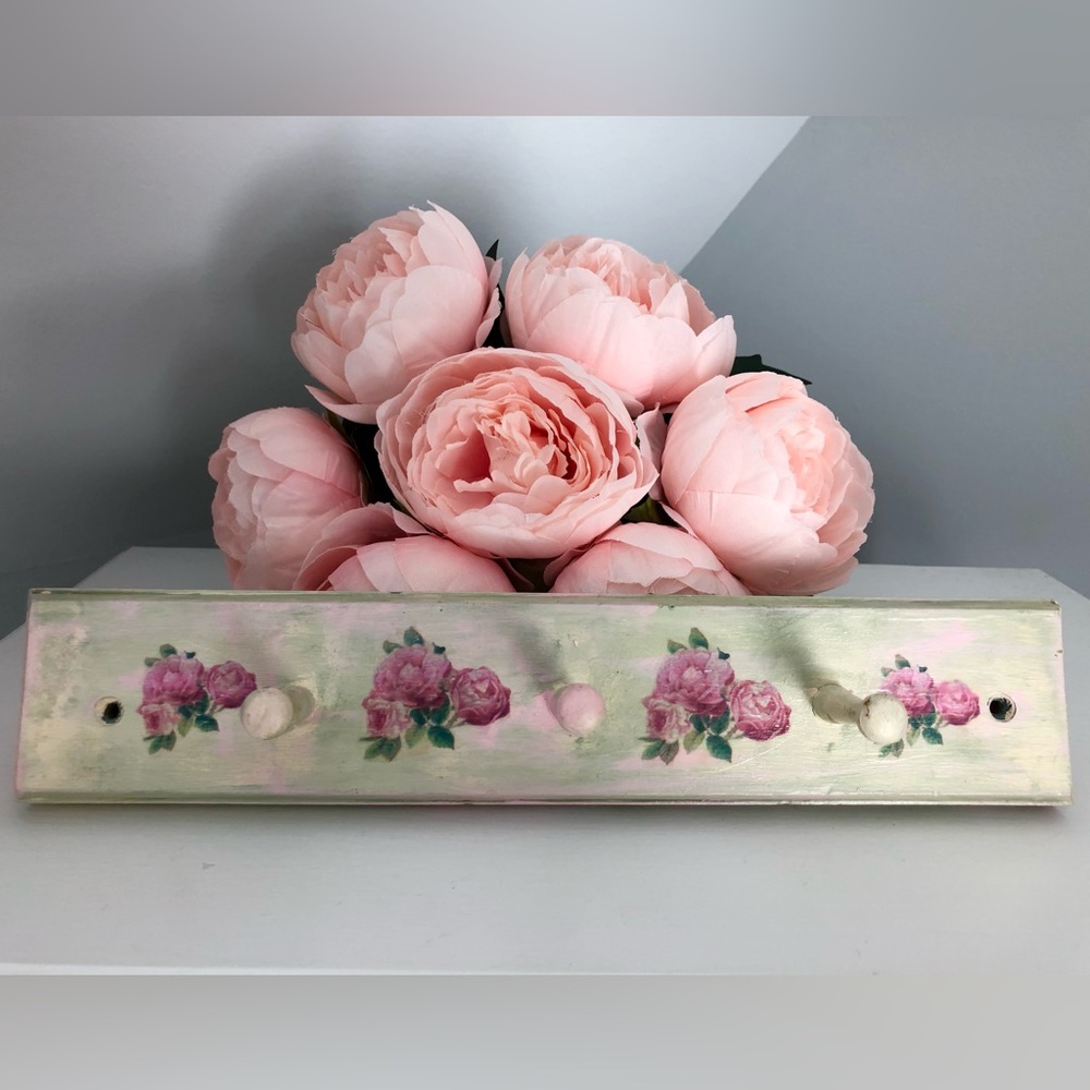 Romantic Shabby Chic Roses Fleur De Lis Wall Hanger With Pegs
